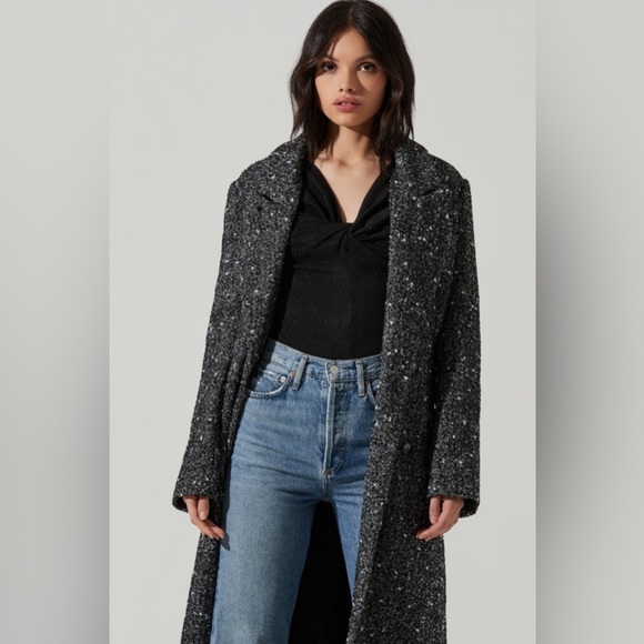 ASTR THE LABEL MORANA OVERSIZED BOUCLE COAT - Picture 3 of 10